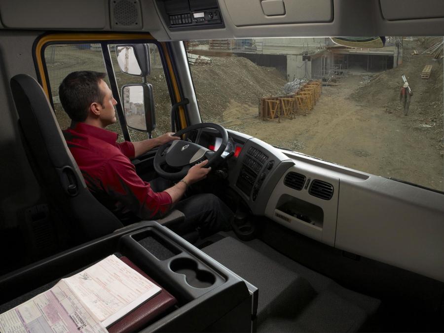  Renault Premium Lander 6x4 2006 года  (фото 14 из 23)